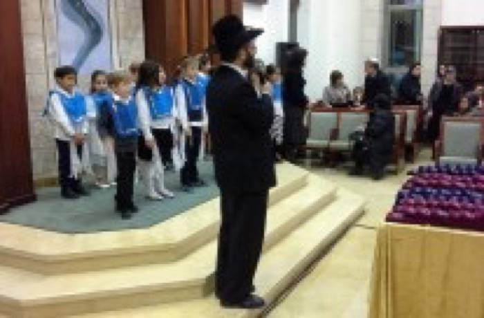 טקס קבלת סידור כיתות א' בית ספר אריאל