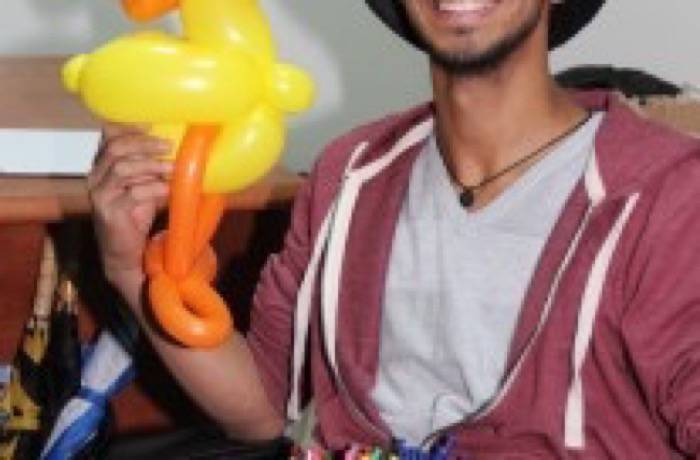 פורים תשע"ד , מנפח הבלונים אורי